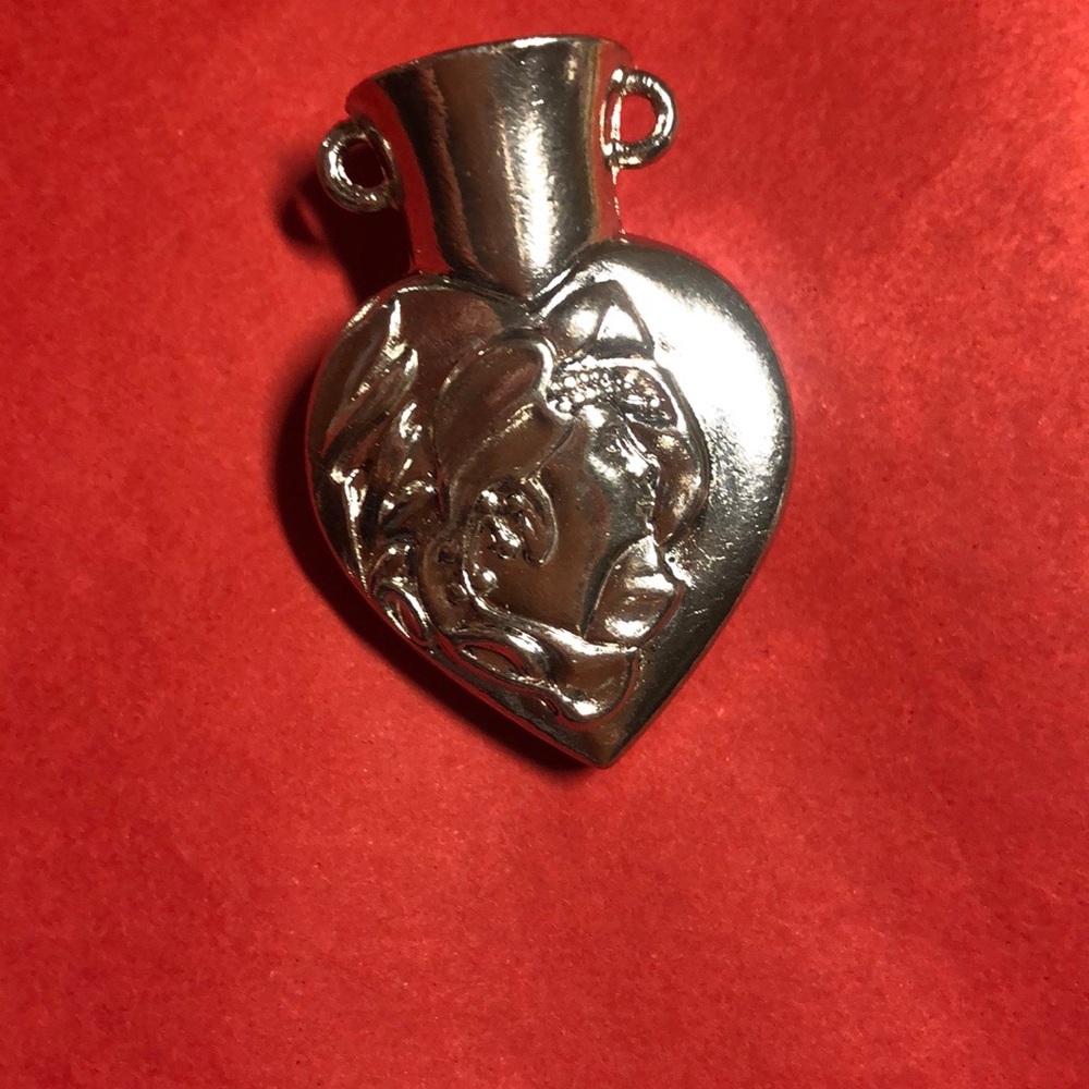 Vase necklace heart jewelry art nuevo